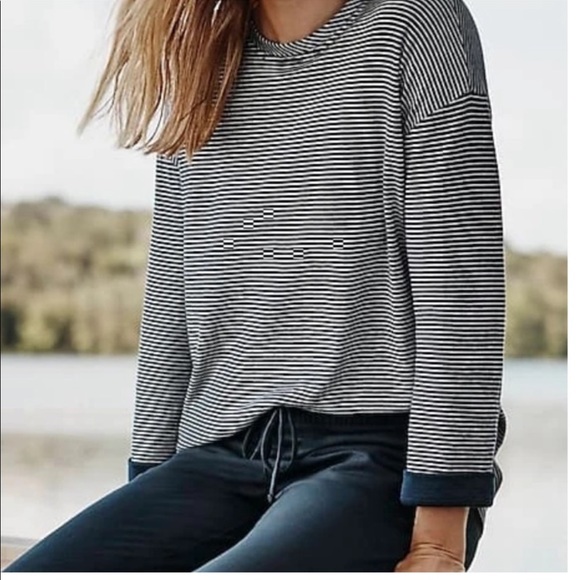 JJill Womens cozy Navy Cream Striped top NWT 3/4 sleeves, cuffs.  Preppy - Picture 1 of 5